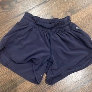 🍋Lululemon Tracker Short Size 4 Worn Once Navy Great Gift!🍋